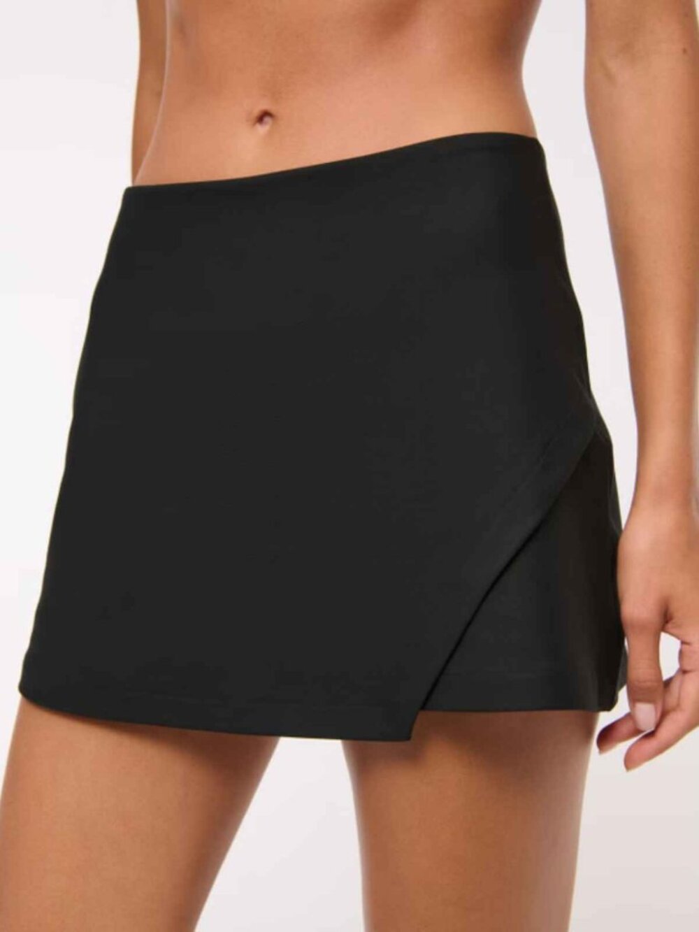 YPB Abercrombie sculptLUX Black Lined Wrap Mini Skirt Medium 39975